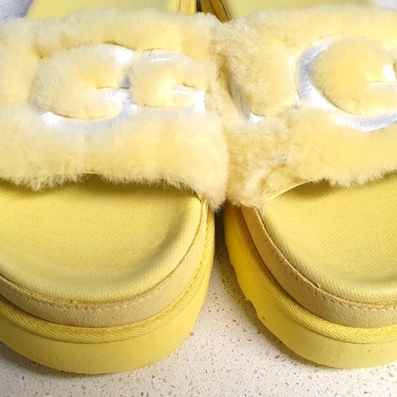 UGG slip on slippers - Picture 4 of 11